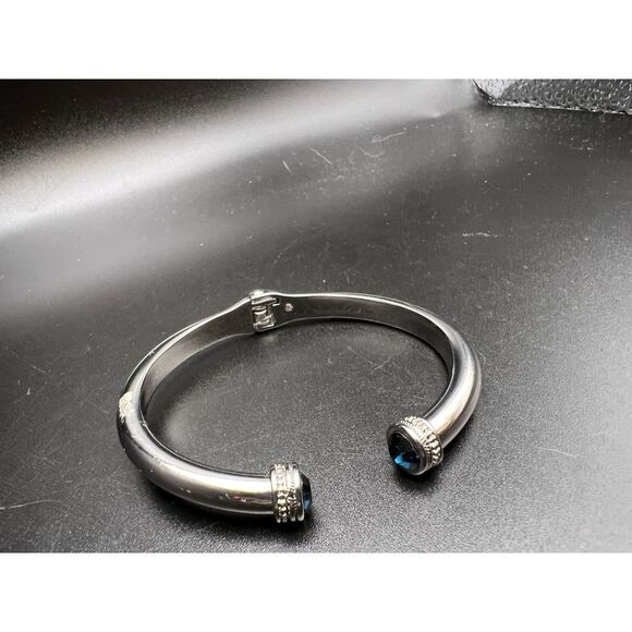 Hinged Cuff Bracelet - Picture 3 of 3